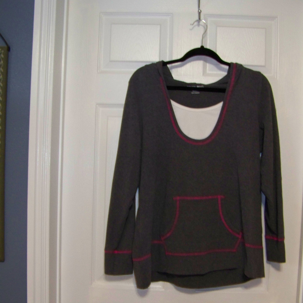 !!! 3 for $25 Fashion Bug hooded shirt